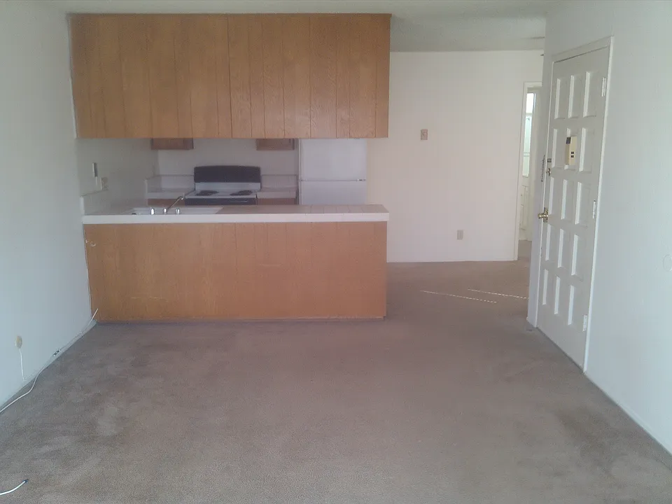 1556 Thomas Ave #9