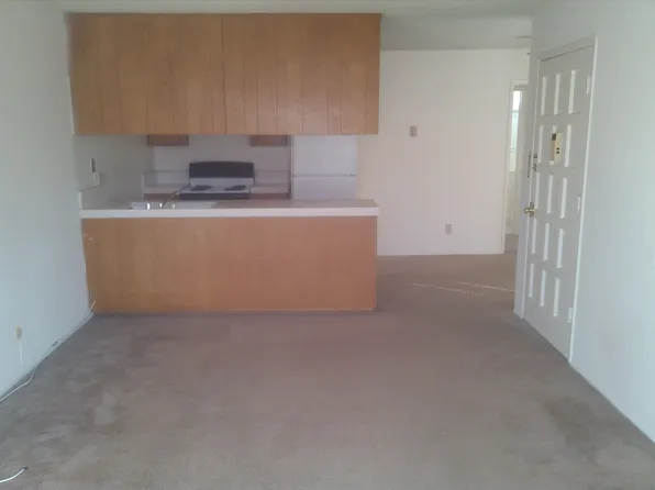 1556 Thomas Ave #9, San Diego, CA 92109