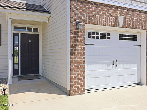 5th image of 3512 Holman Way #B