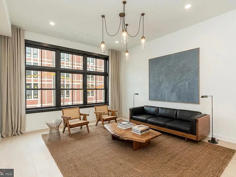 2414 Frankford Ave #5 — Photo 1