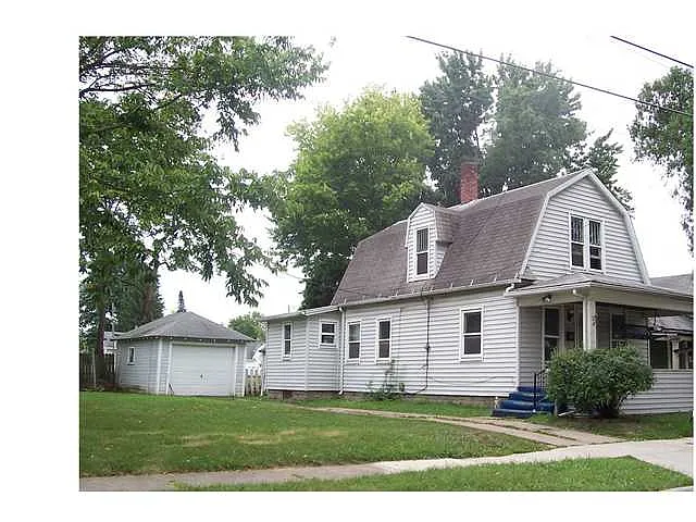 827 Harrison Ave photo 1
