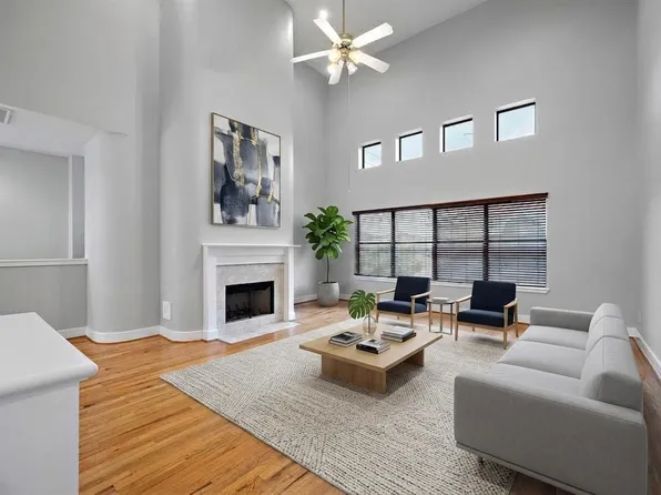 8676 Meadowcroft Dr, Houston, TX 77063