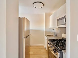 546 Main St APT 335, New York, NY 10044