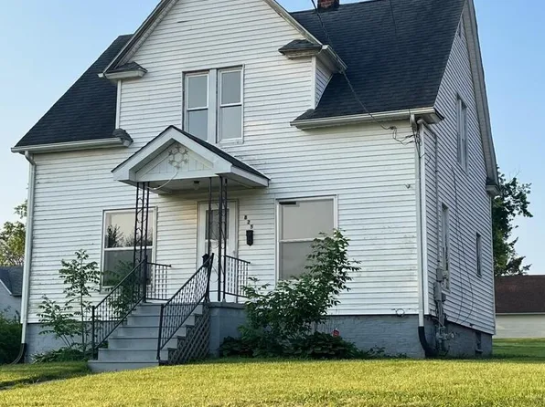 825 Pleasant St, Kewanee, IL 61443