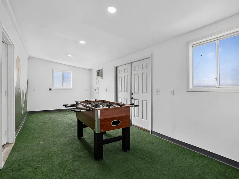615 Loyola Dr — Photo 38