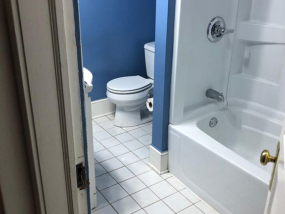 4th image of 5528 Lancaster Ave