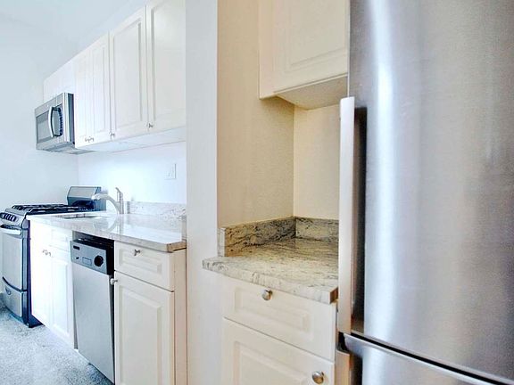 2nd image of 66 Saint Nicholas Pl #43A