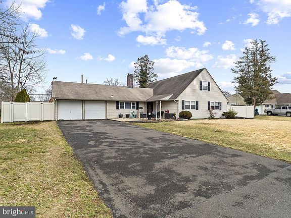 3rd image of 48 Fruitree Rd