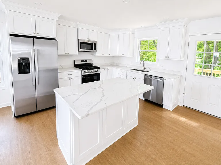 22 Infield St — Photo 11