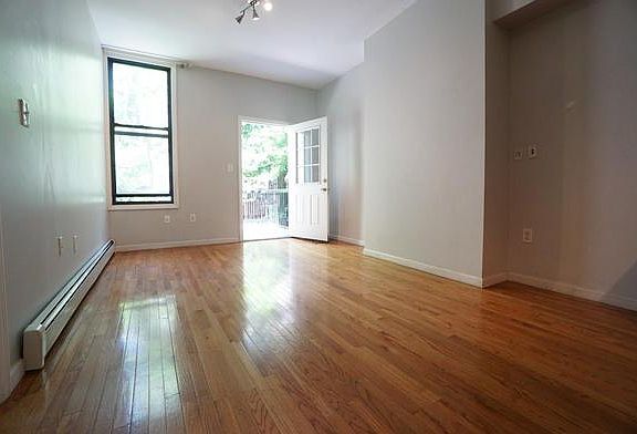 3rd image of 521 W 158th St #F2