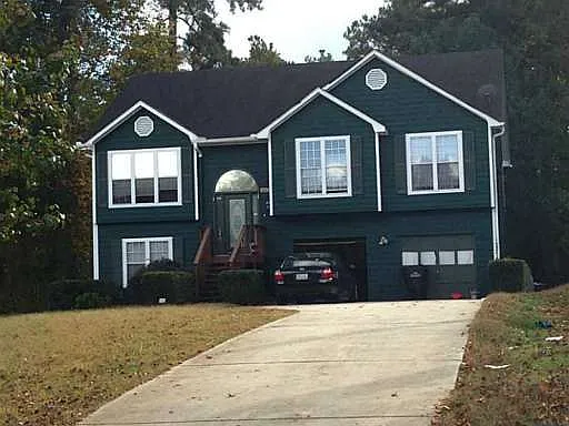 420 Churchill Ct photo 1