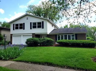 7783 Kensington Ln, Hanover Park, IL