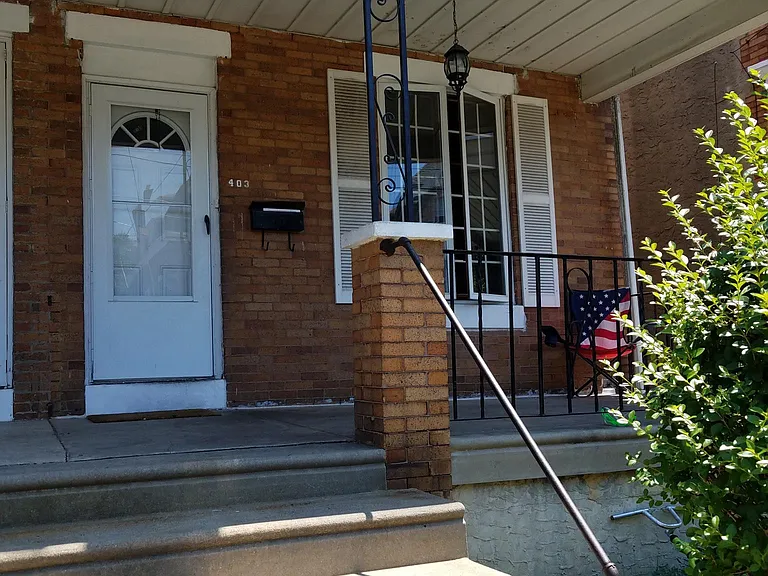 403 S 4th St — Photo 1
