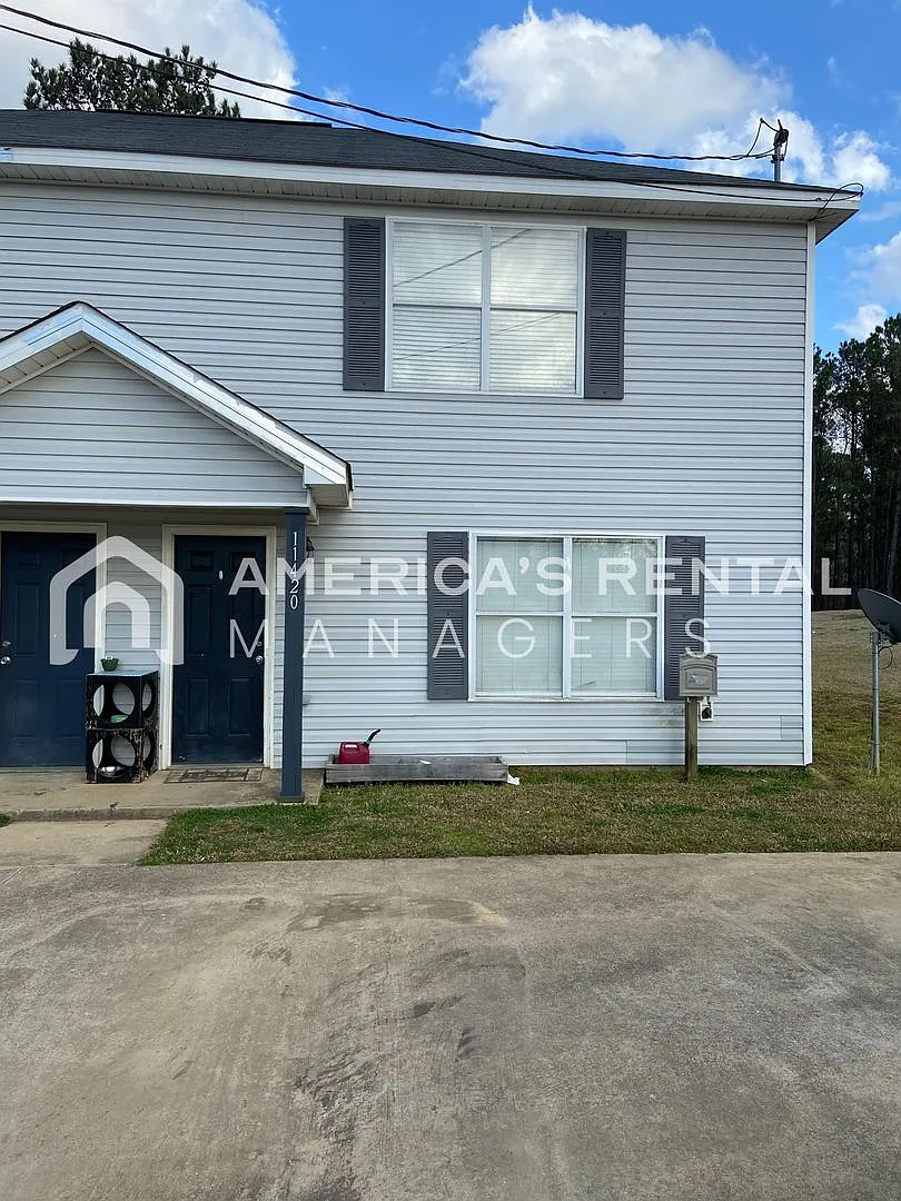 Building Photo - 11418-20 Oak Arbor Way