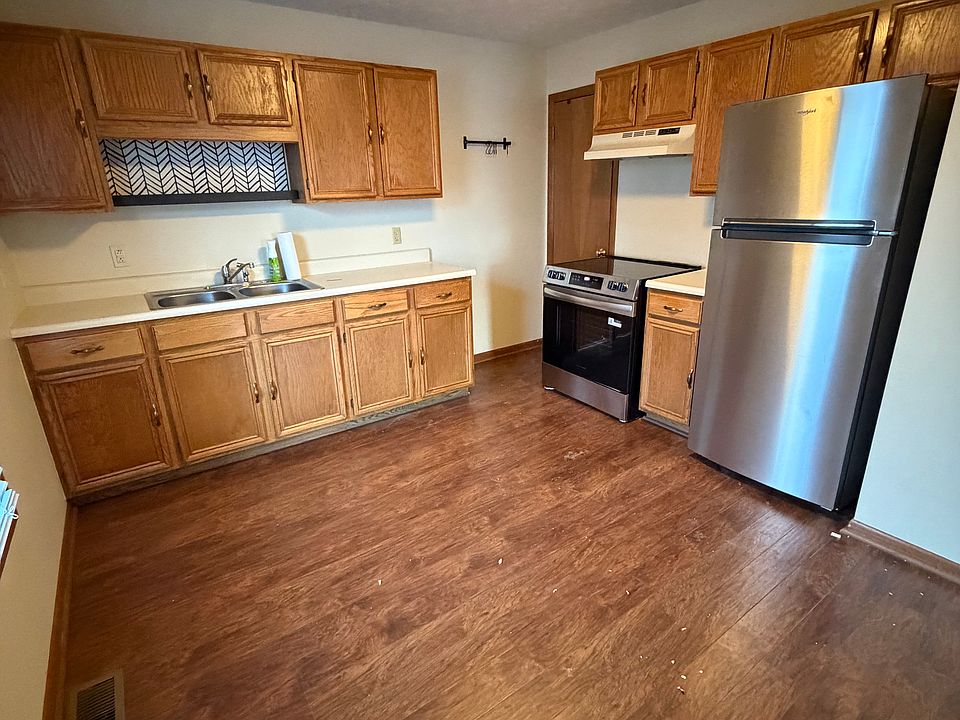 1st image of 921 Walnut St #B
