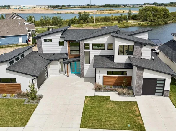 28488 Laurel Cir, Valley, NE 68064