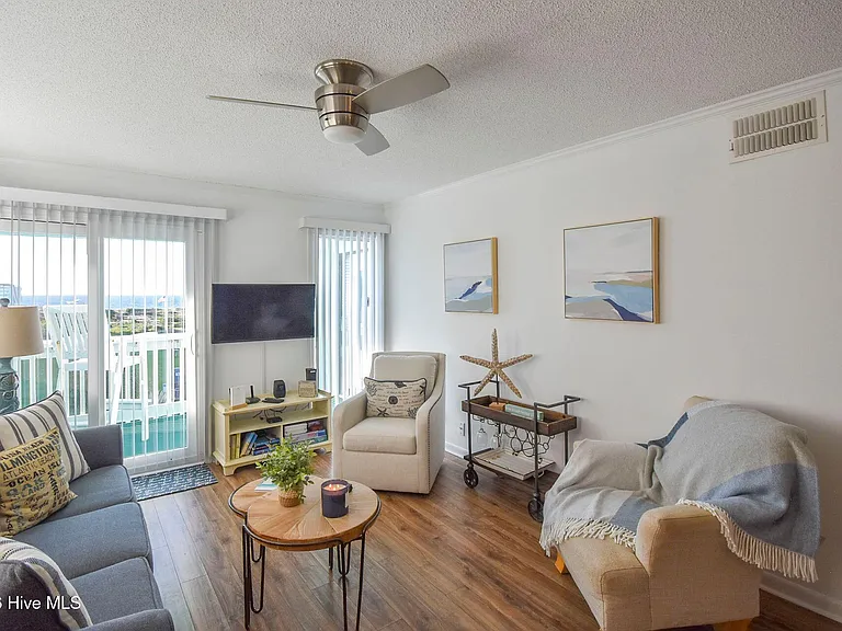 301 E Commerce Way Rd #329 — Photo 11