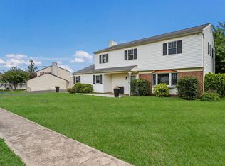 17 Rosemore Dr, Chalfont, PA 18914