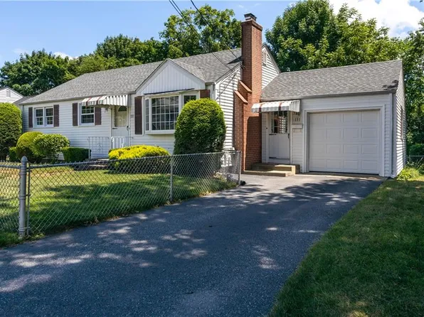 131 Minerva Ave, Cumberland, RI 02864