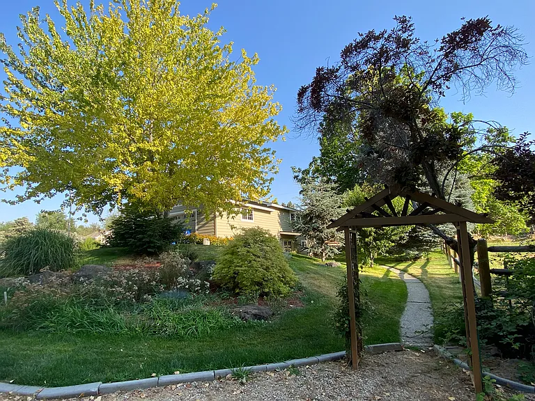 6880 S Cloverdale Rd — Photo 18