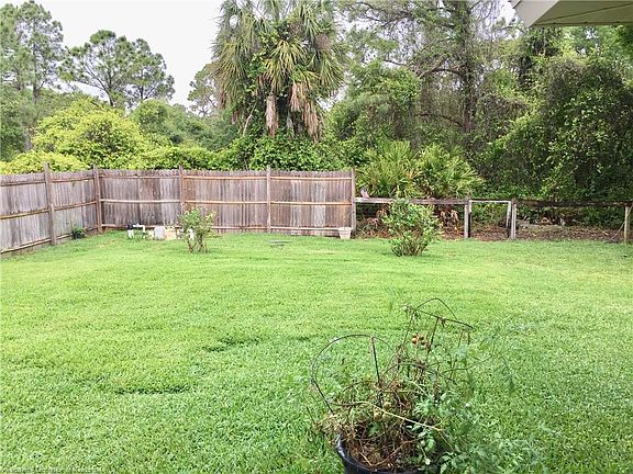 4th image of 960 Gardenia St