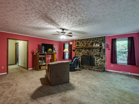 2nd image of 2773 New London Dr