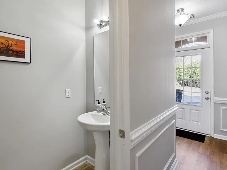 777 King George Blvd #52 — Photo 5