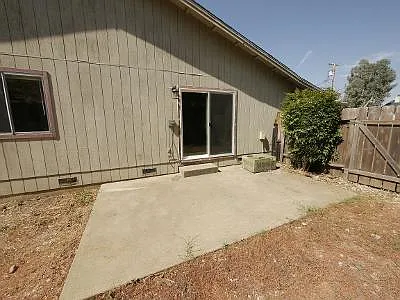 472 Foothill Ct #2 — Photo 3