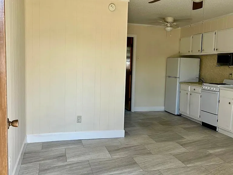 818 Bay St #5 — Photo 7