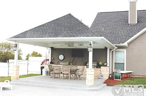 2nd image of 3106 Briarcliff Cir