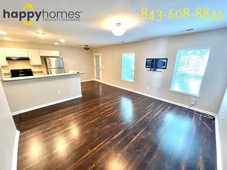 205 Jackson St — Photo 3