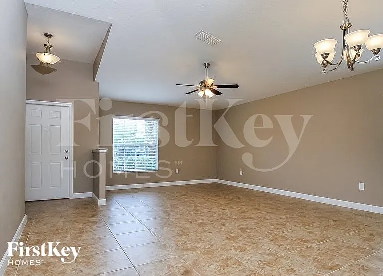3451 Cortland Dr — Photo 3