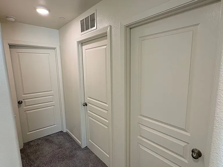 641 S Laguna St — Photo 27