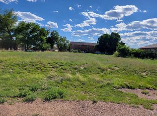 927 E Knox Dr, Pueblo, CO 81007