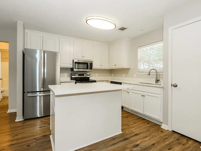 16325 Sun View Ln — Photo 7