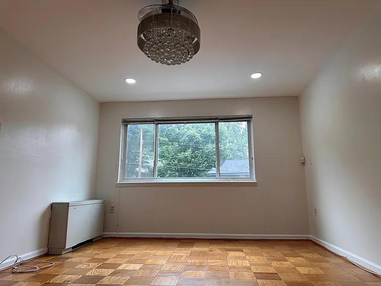 4555 Macarthur Blvd NW — Photo 5