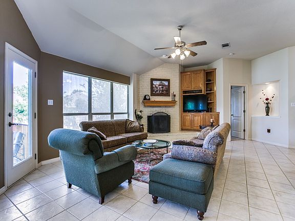 4th image of 15802 Chatham Wood Dr