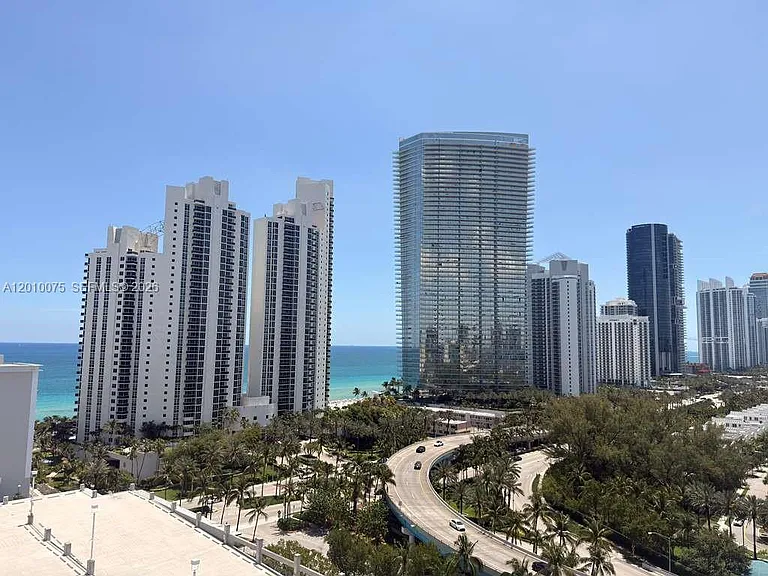 19370 Collins Ave #Penthouse 3 — Photo 27