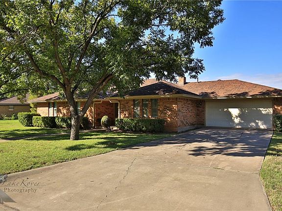 2nd image of 902 Green Valley Dr