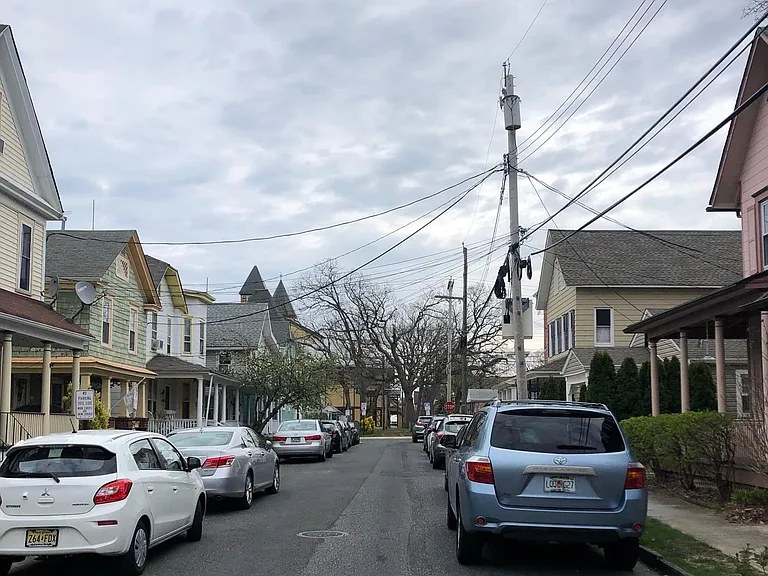 90 Asbury Ave — Photo 14