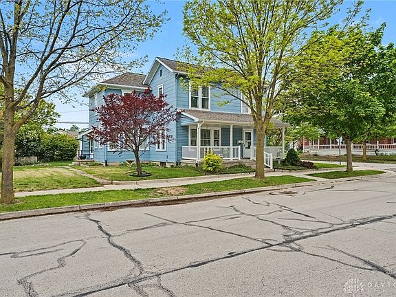 3rd image of 304 E Wood St