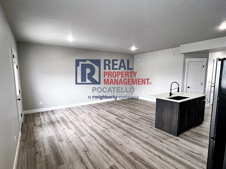 179 Park Lawn Dr #8 — Photo 9