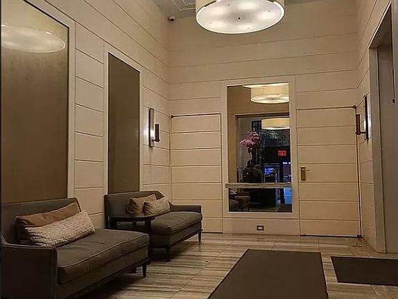 5th image of 26 E 60th St #10D