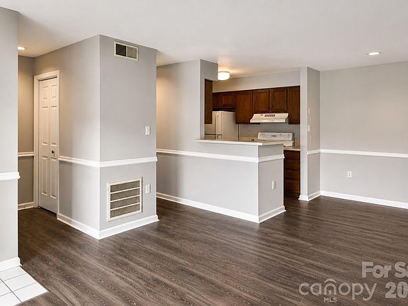 4th image of 8024 Tremaine Ct