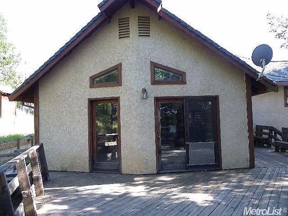 2nd image of 1000 Champagne Ln