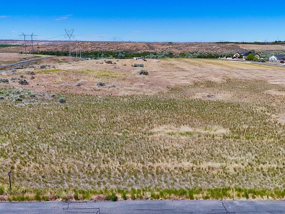 2nd image of 12 Snake River Dr