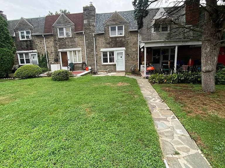 242 Margate Rd — Photo 6