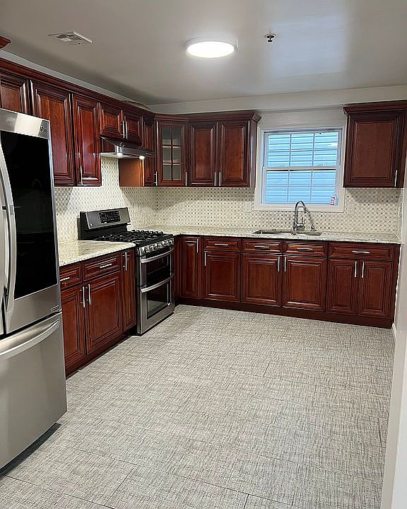 2nd image of 8-10 Miller St