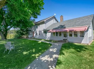 341 Country Ln, Yakima, WA 98908
