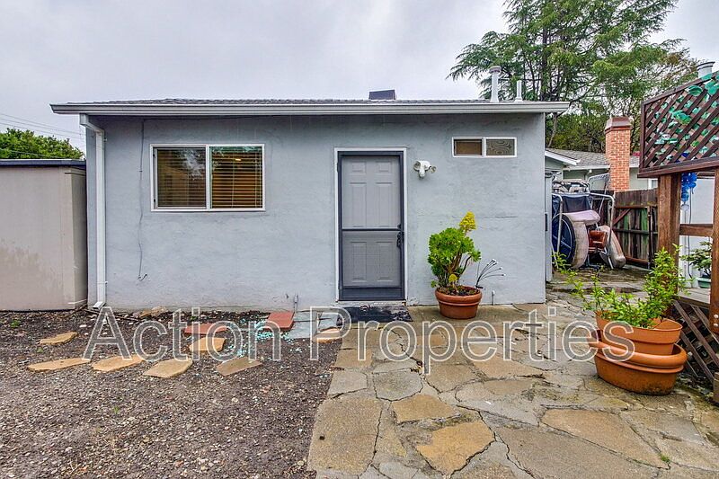 1st image of 1043 Henderson Ave #B